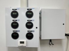 Lot of (6) Dwyer Series DM-2000 differential pressure transmitters.