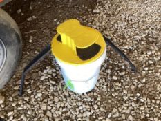 5 GALLON MOUSE TRAP