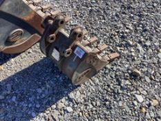 18in Mini Excavator Tooth Bucket