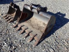 36in Mini Excavator Tooth Bucket