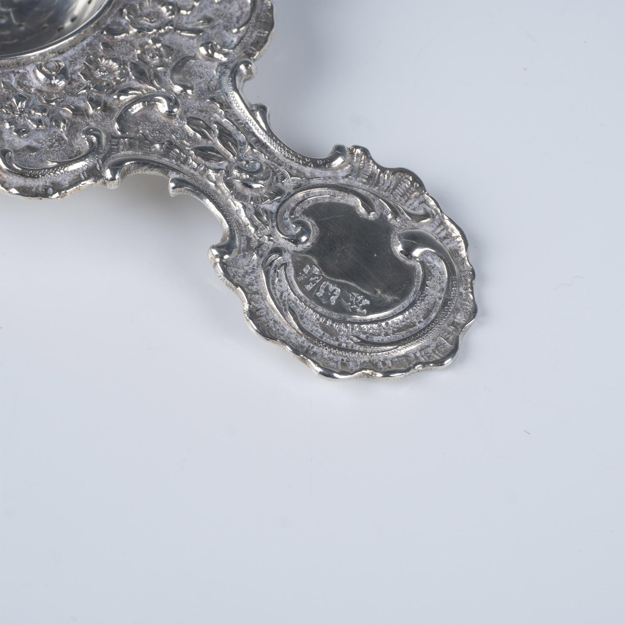 Victorian Sterling Silver Floral Tea Strainer - Image 3 of 4