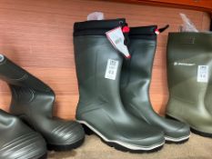 PAIR OF DUNLOP BLIZZARD THERMAL WELLIES - UK 11.5 (NEW)