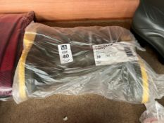 PAIR OF DUNLOP GREEN WELLIES - UK 11 KIDS (NEW)