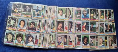 Trade cards, Topps Footballers 1976/77 red / black backs (set 330 cards) includes 3 unmarked