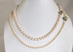 Lot: 1 Perlen-Kette im Verlauf mit SILBER Schließe, Akoja-Perlen D = 3,5-7,2 mm, L = 47,8 cm; ...