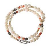 Weiße Korallenkette, Schließe in SILBER, Zwischenteile SILBER u. Gold, rote Koralle als ...
