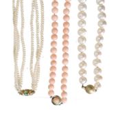 Lot: 1 Süßwasser-Perlenkette, Kugelschließe GG 585/000, L = ca. 43,5 cm; 1 ...