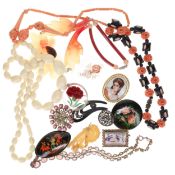 Costume Jewellery Collection incl. Early Plastic, Art Deco, Paste, Russian Lacquer