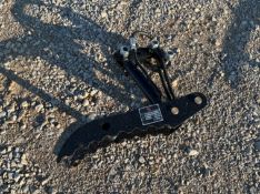 HYDRAULIC THUMB CLAMP FOR MINI EXCAVATOR