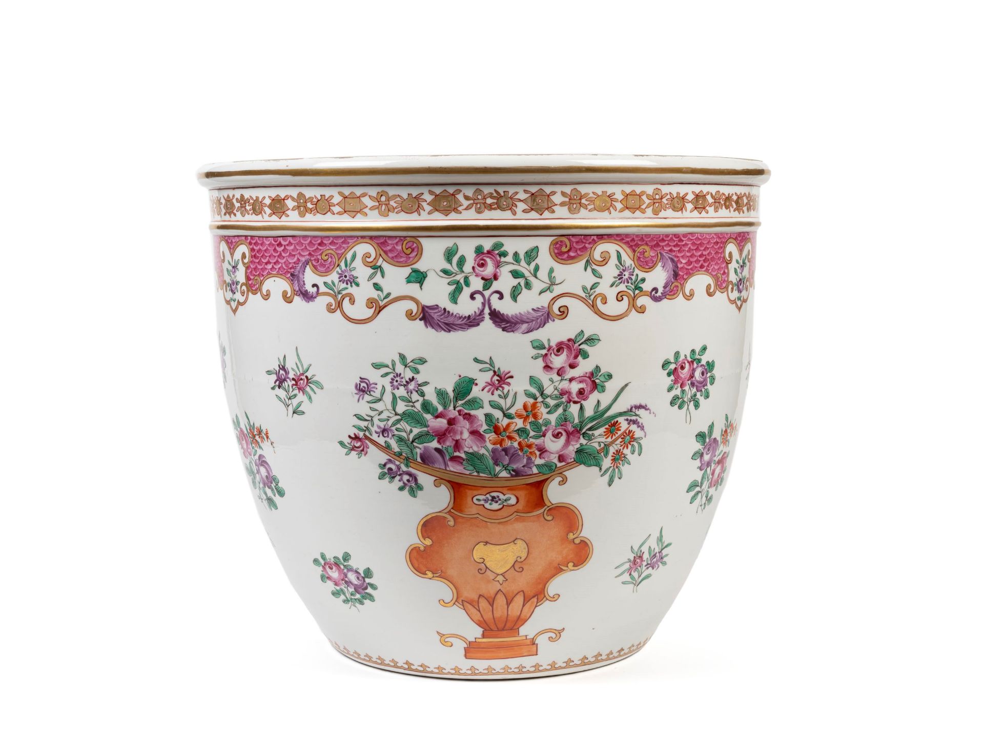 POLYCHROME PORCELAIN CACHEPOT IN FAMILLE ROSE TONES, Samson manufactory, 19th century