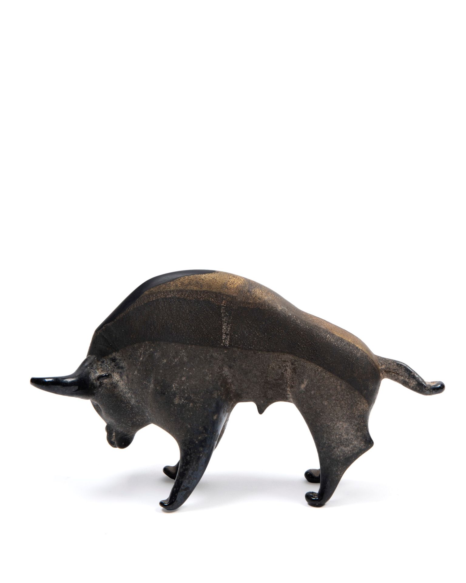 GLASS SCULPTURE DEPICTING A BISON, - Bild 2 aus 3