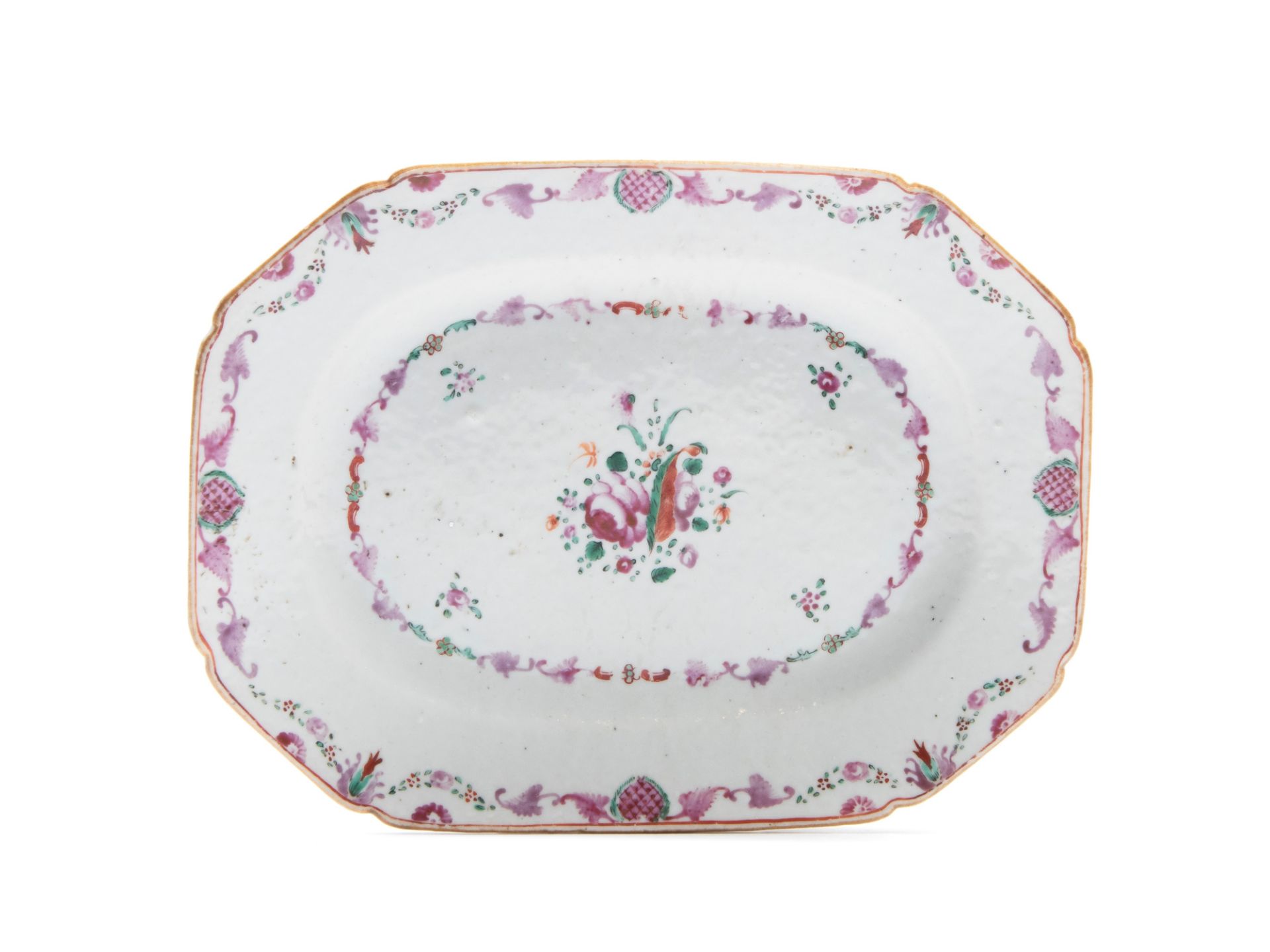 AN EXPORT PORCELAIN FAMILLE ROSE TRAY, China, Qing dynasty, 18th century