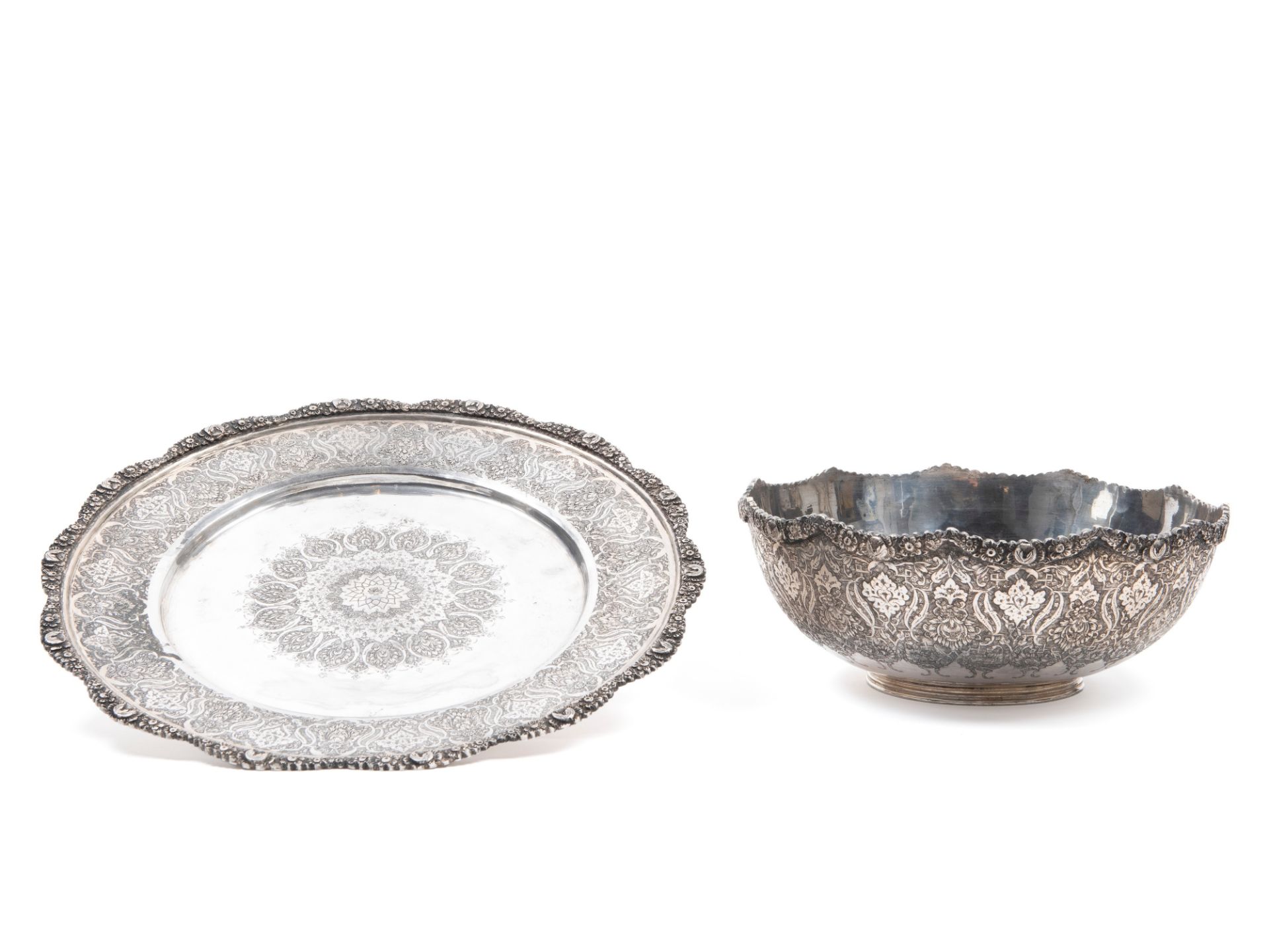 A SILVER CENTERPIECE, Middle East, late 19th / early 20th century - Bild 2 aus 4