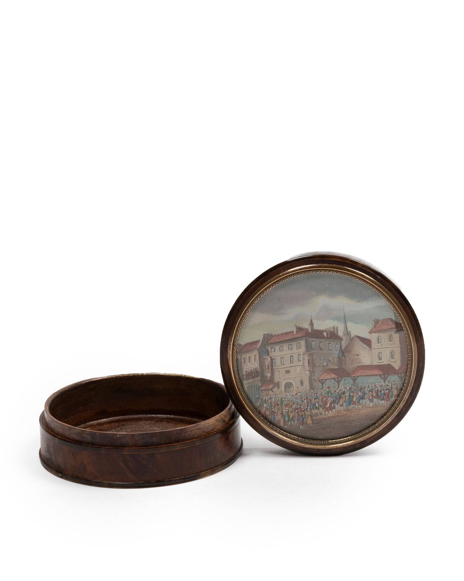 CIRCULAR BURR-WOOD SNUFFBOX, 19th century