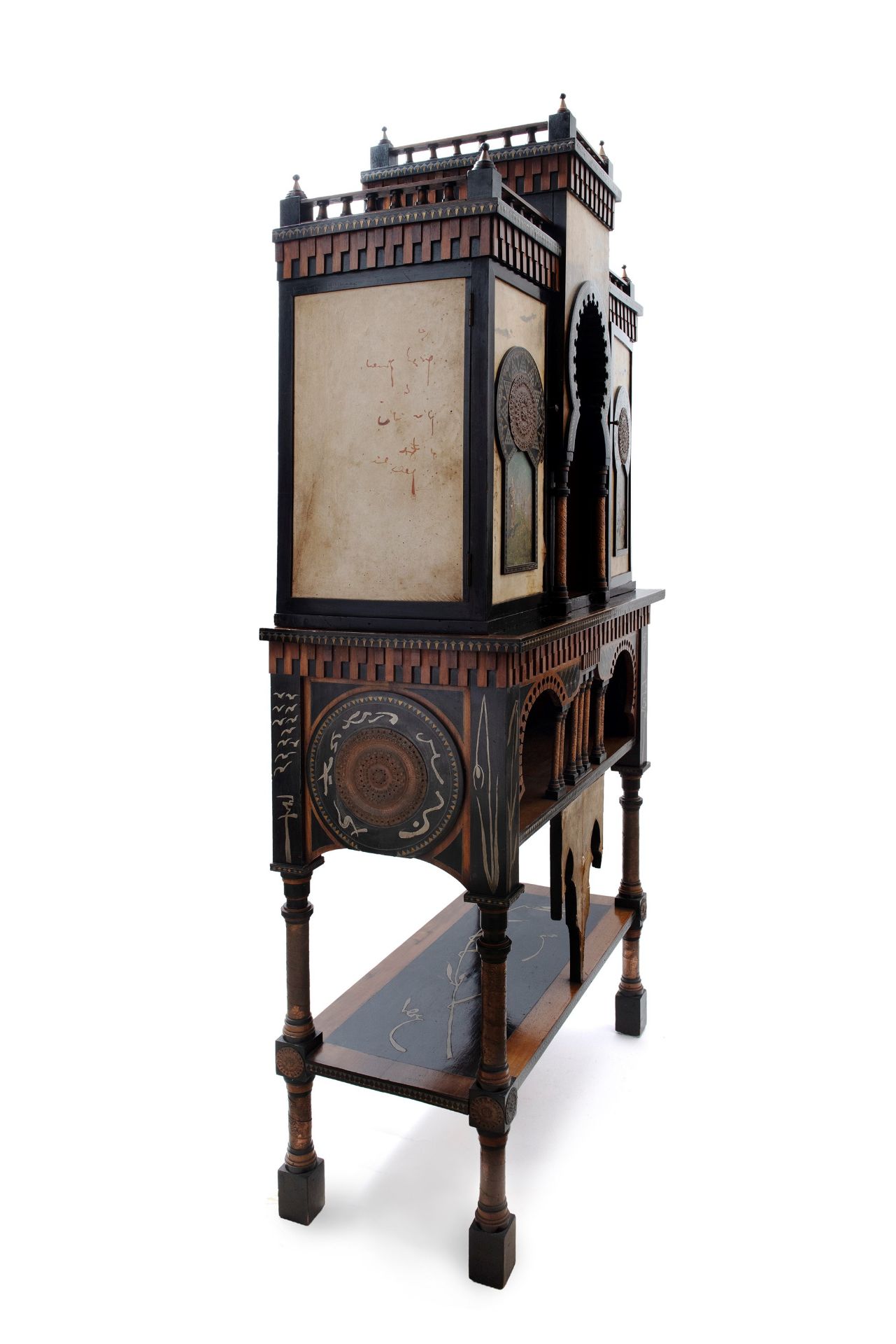 AN IMPORTANT INLAID WOOD AND HAND-PAINTED VELLUM MOSQUÃ‰E CABINET, Around 1900 - Bild 2 aus 10