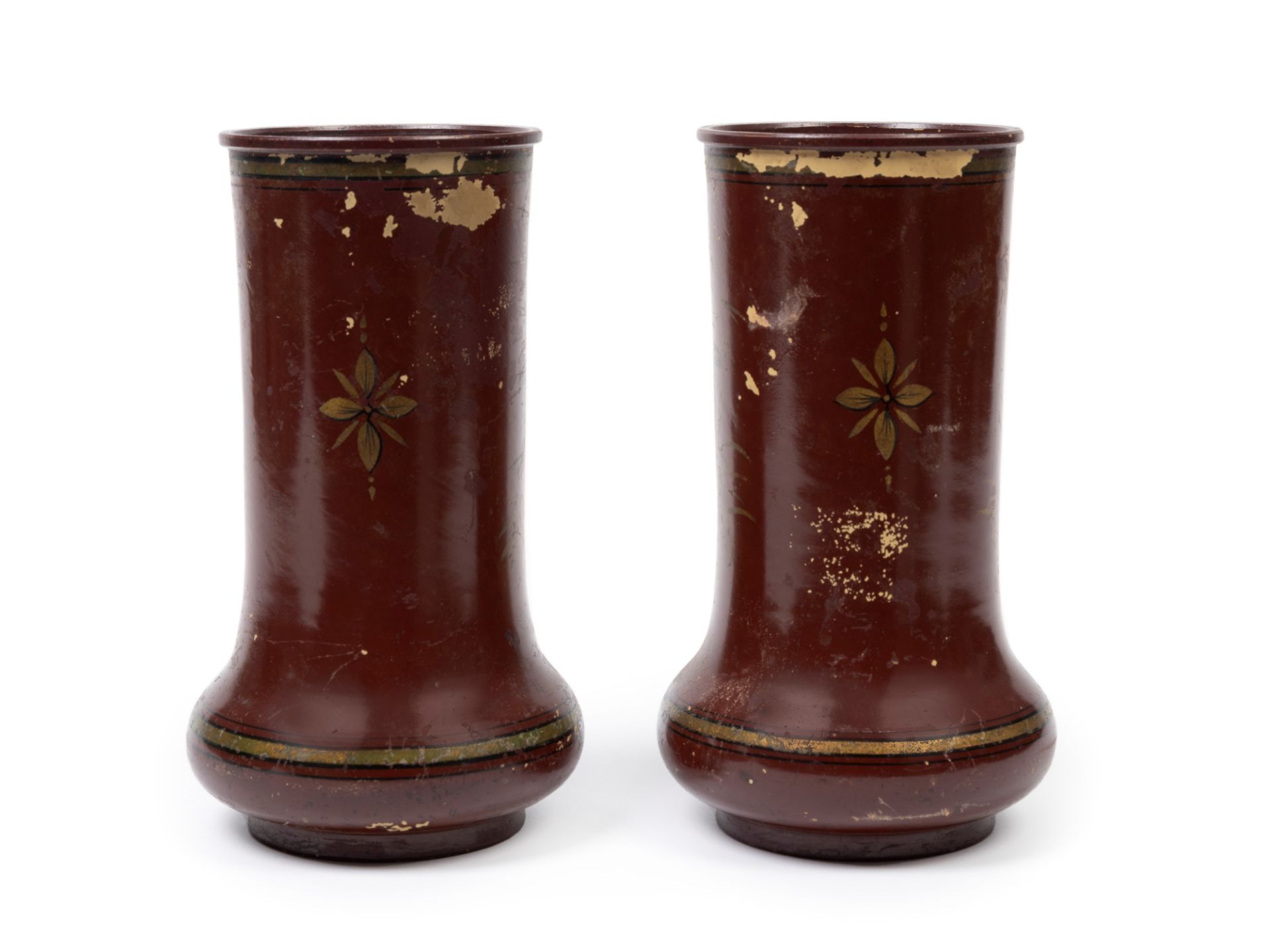 PAIR OF LACQUERED AND PAINTED METAL VASES, 19th / 20th century - Bild 2 aus 3