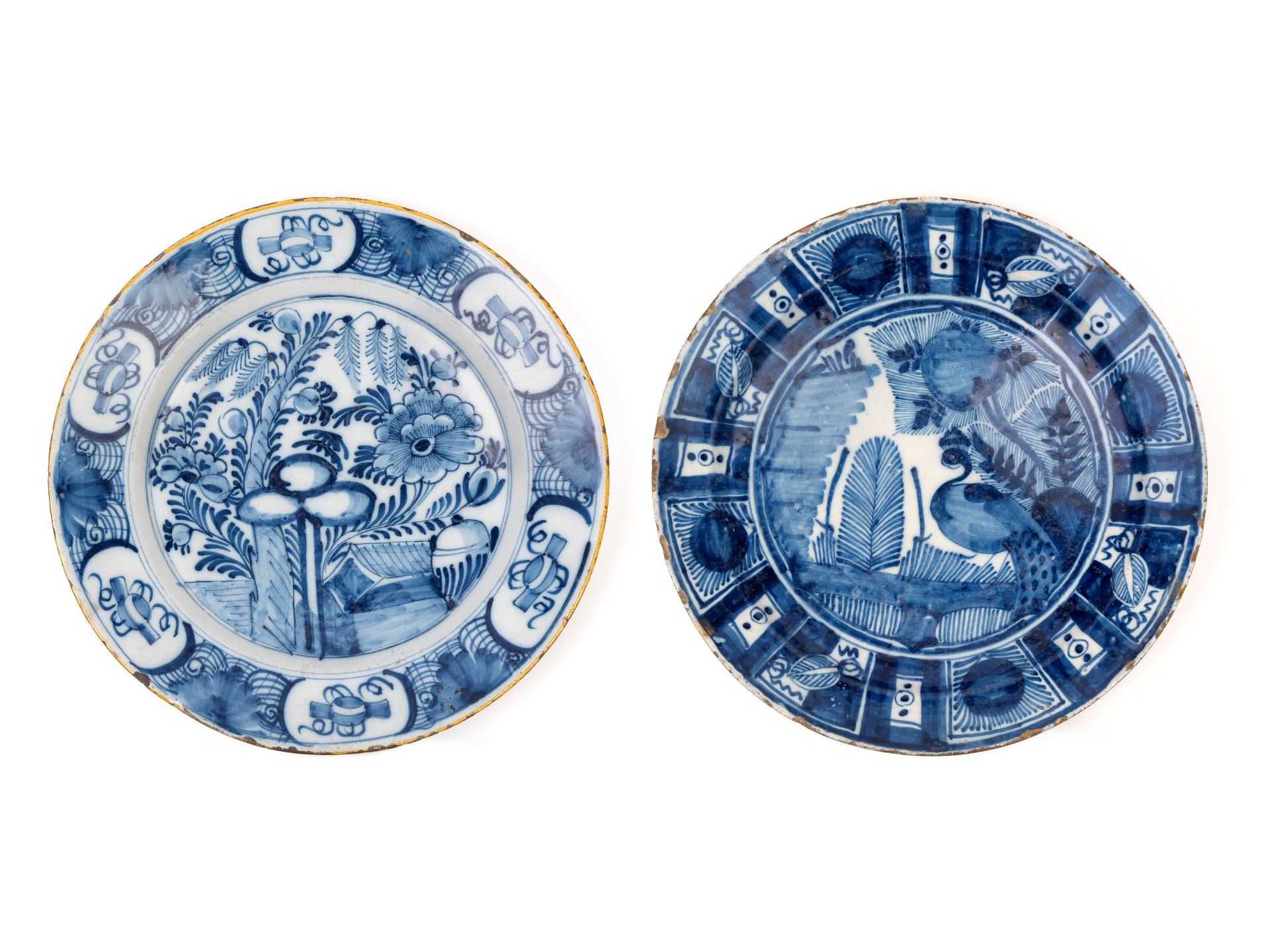A PAIR OF LARGE BLUE AND WHITE PORCELAIN PLATES, Delft, 17/18th century