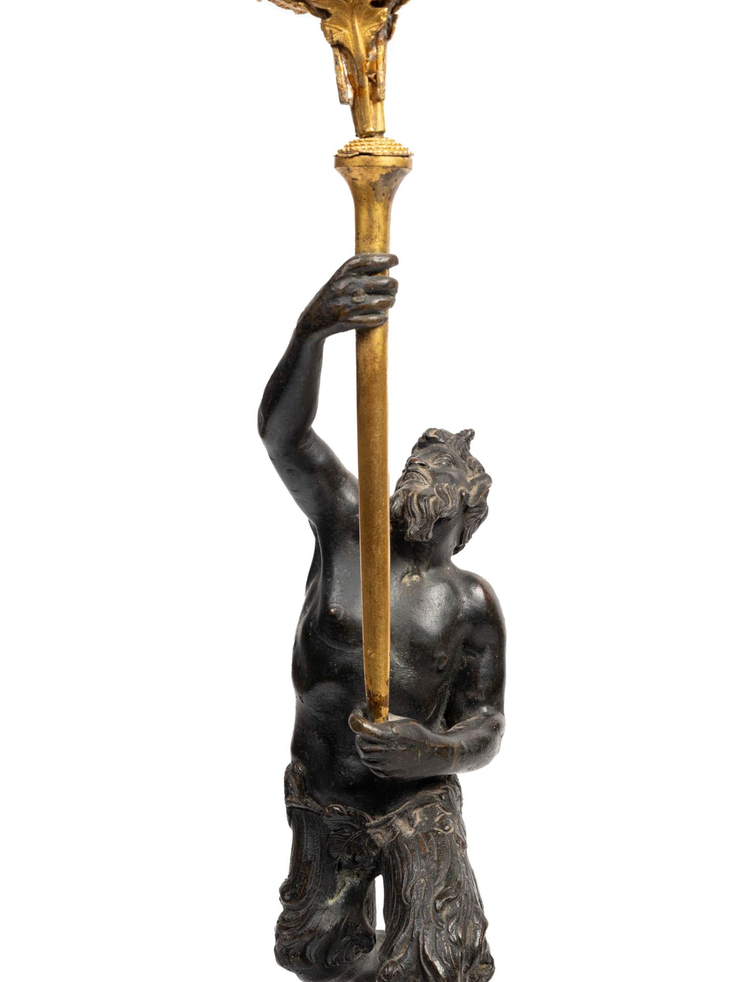 PAIR OF NAUTILUS SHELLS MOUNTED IN BRONZE AND MARBLE, 19th century - Bild 3 aus 3