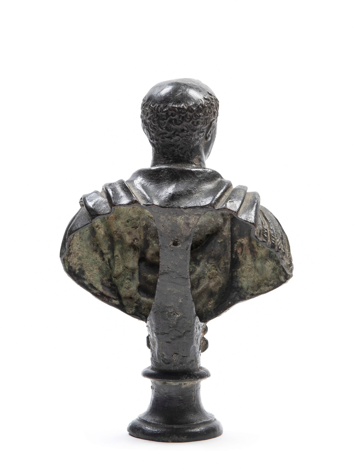 BRONZE BUST WITH DARK PATINA DEPICTING EMPEROR VESPASIAN, 17th century - Bild 2 aus 2