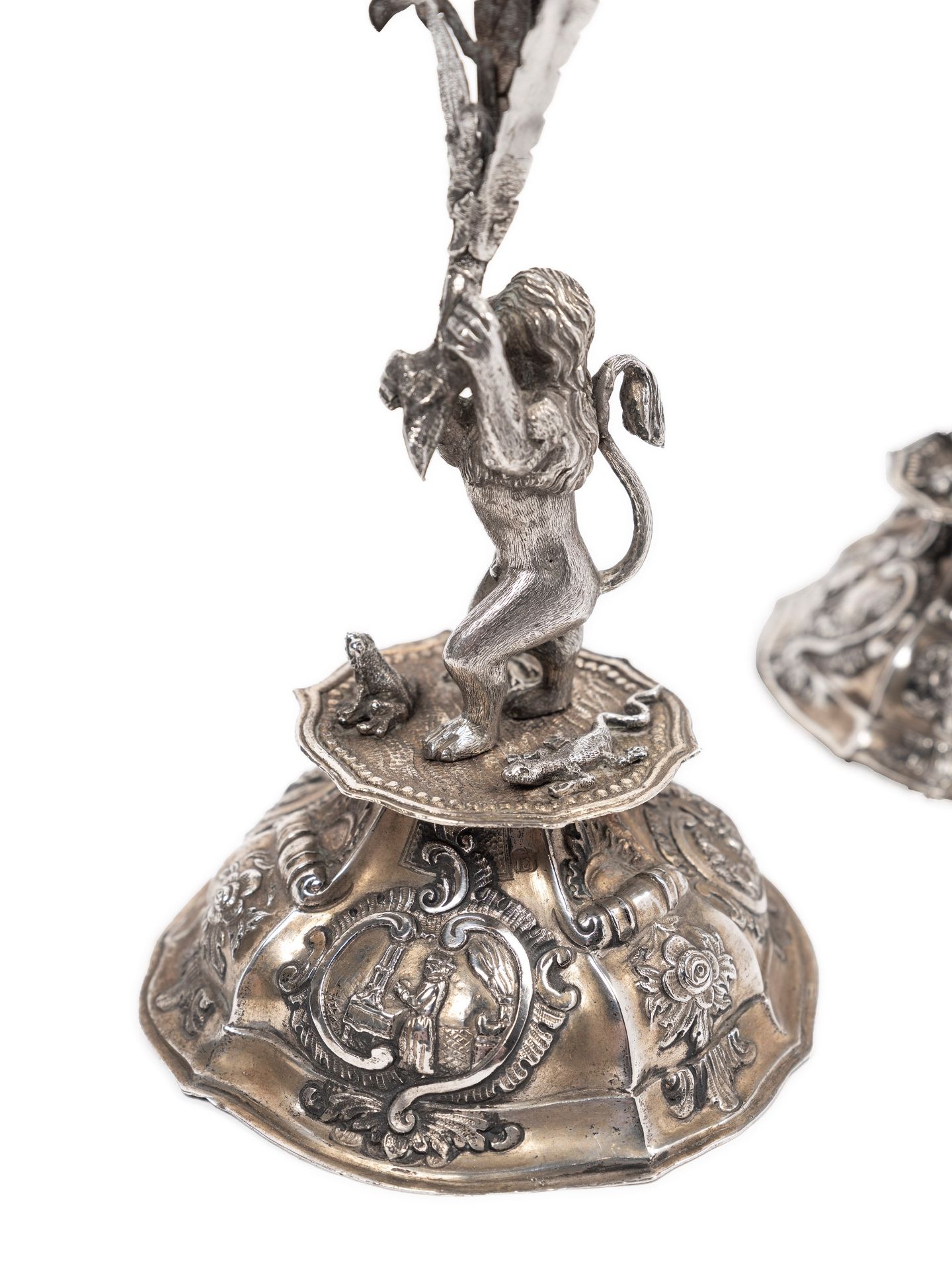 A PAIR OF JEWISH SILVER CANDELSTICKS, Austro-Hungarian Empire, early 19th century - Bild 4 aus 10