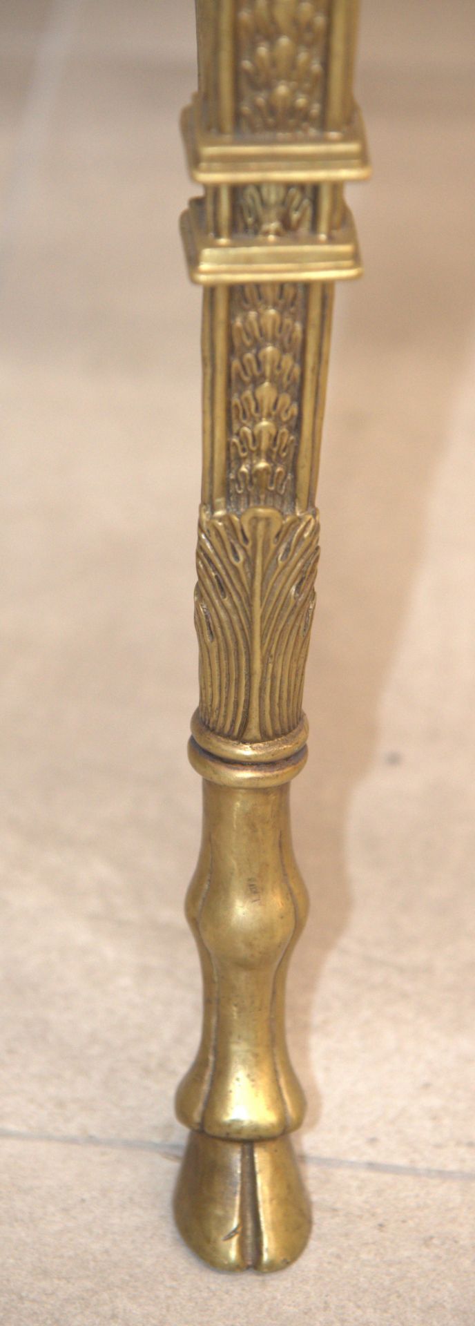 A PAIR OF LARGE BRONZE TABLES WITH MARBLE TOPS, 20th century - Bild 4 aus 7