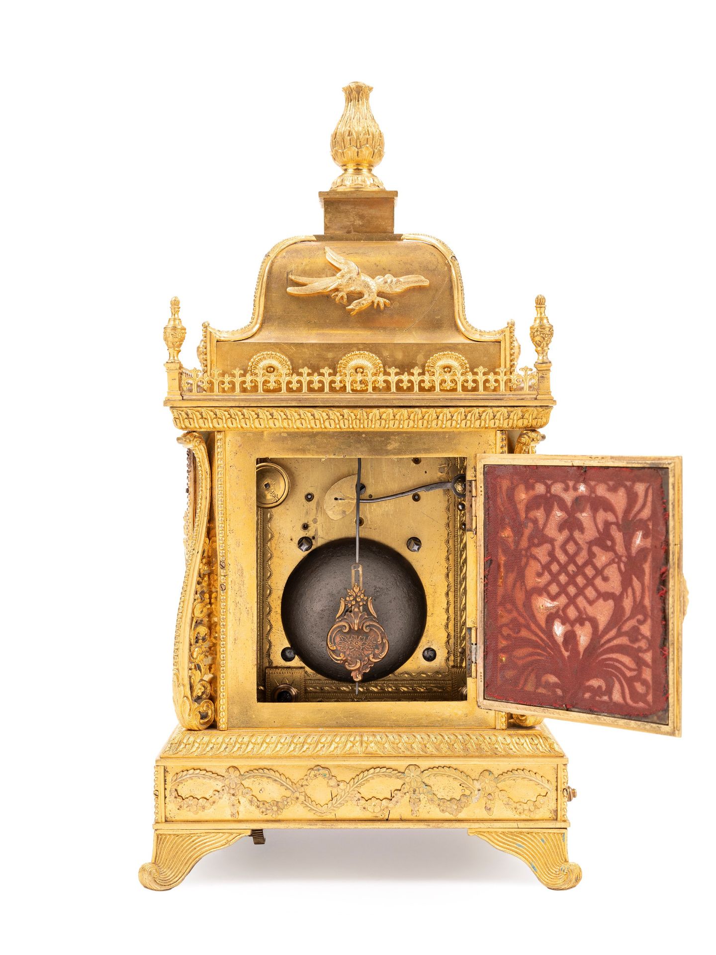 IMPORTANT CHINESE GILT-BRONZE CLOCK WITH ENAMEL PLAQUES, China, Guangzhou, late 18th / early 19th ce - Bild 4 aus 6
