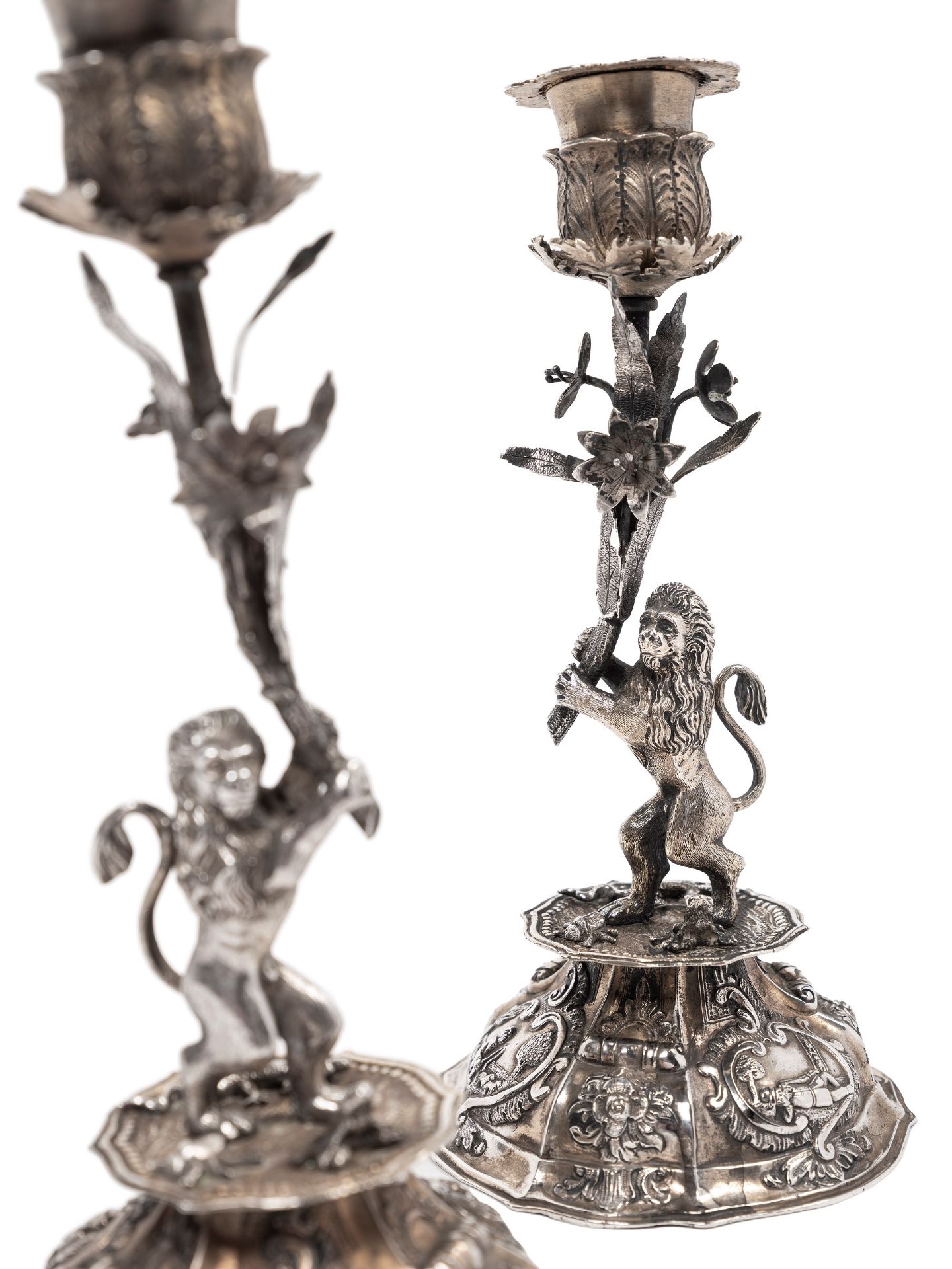A PAIR OF JEWISH SILVER CANDELSTICKS, Austro-Hungarian Empire, early 19th century - Bild 3 aus 10