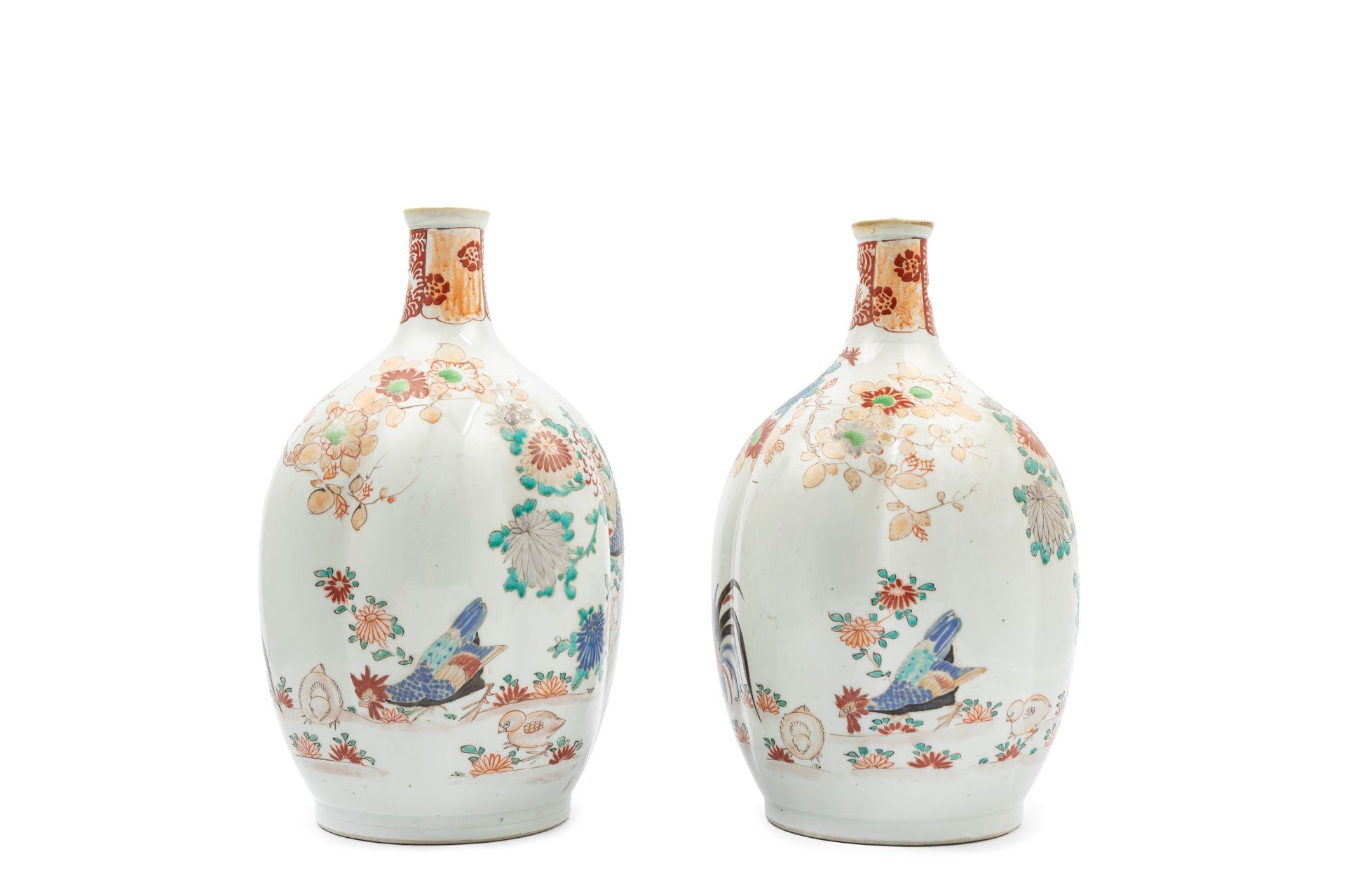 A PAIR OF ARITA PORCELAIN VASES, Japan, Meiji period (1868-1912) - Bild 3 aus 4