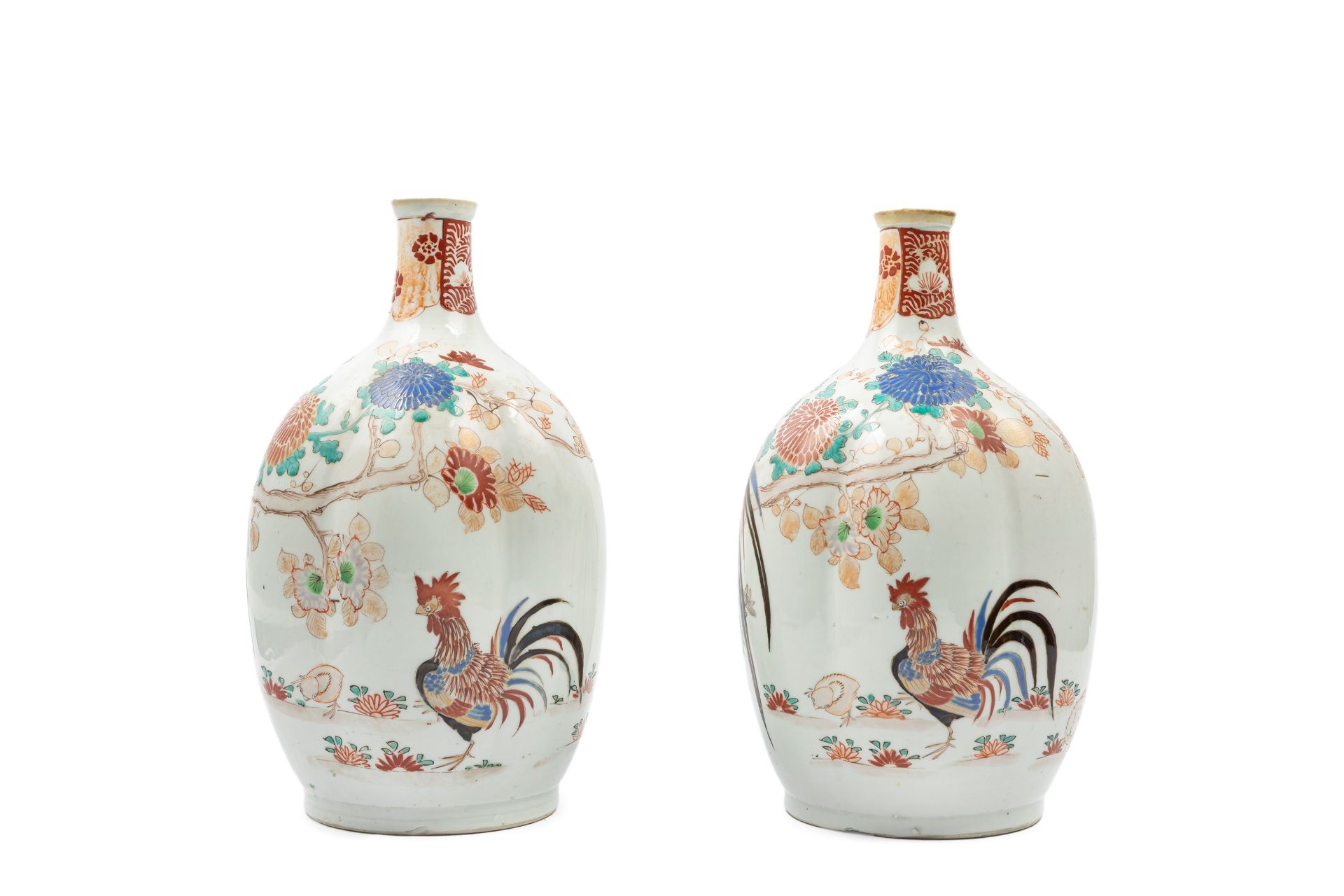 A PAIR OF ARITA PORCELAIN VASES, Japan, Meiji period (1868-1912) - Bild 2 aus 4