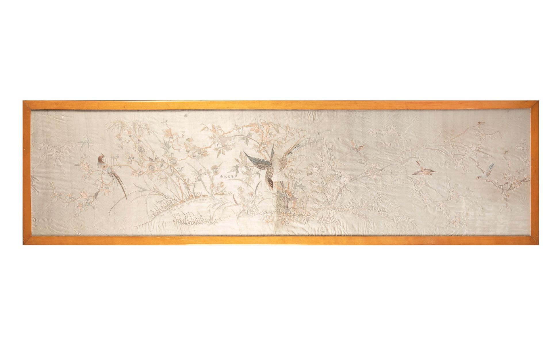 A LARGE EMBROIDERY ON SILK, China, late 19th century / early 20th century