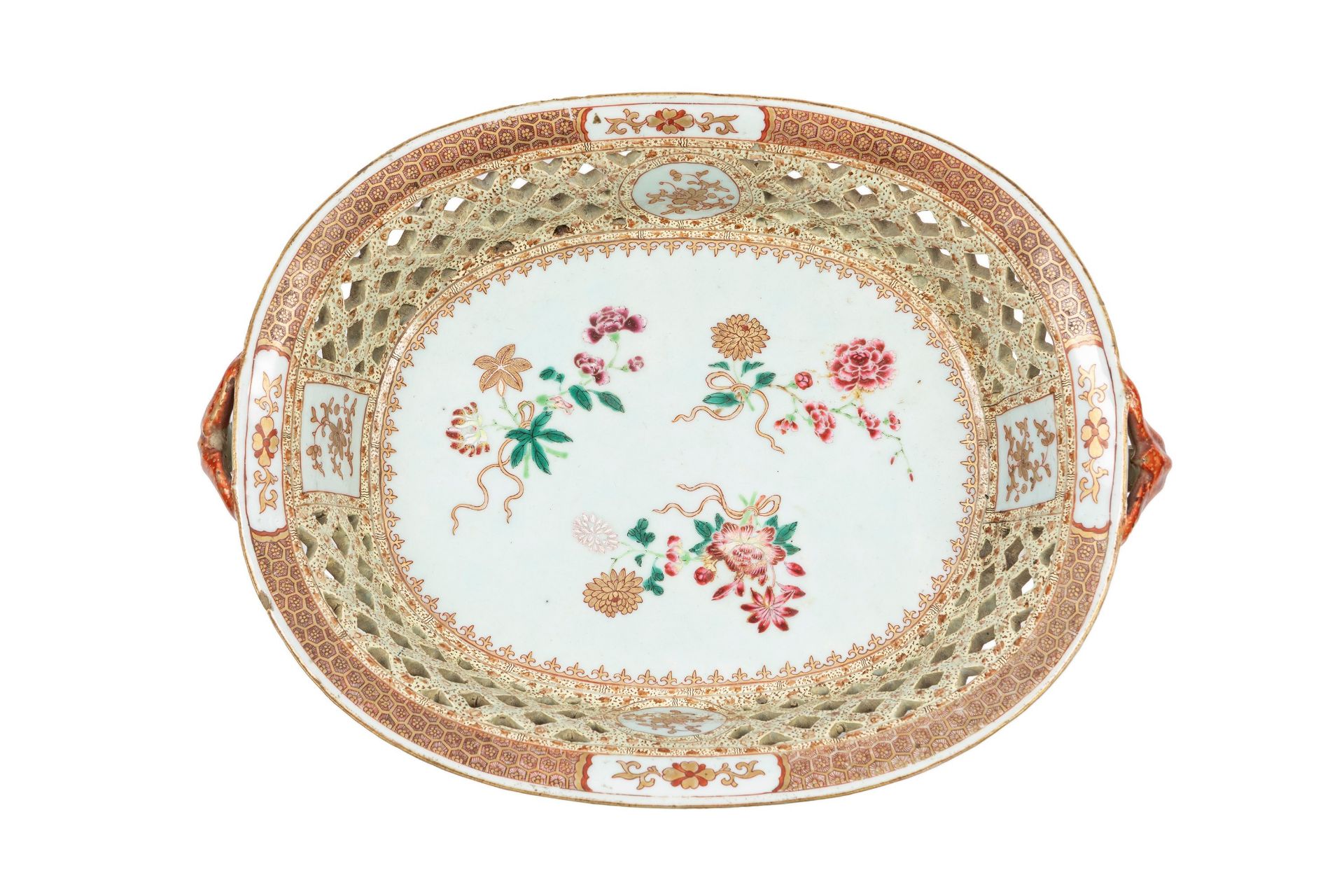 FAMILLE ROSE PORCELAIN PIERCED BASKET, China, Qing dynasty, Qianlong period (1735-1796) - Bild 2 aus 3