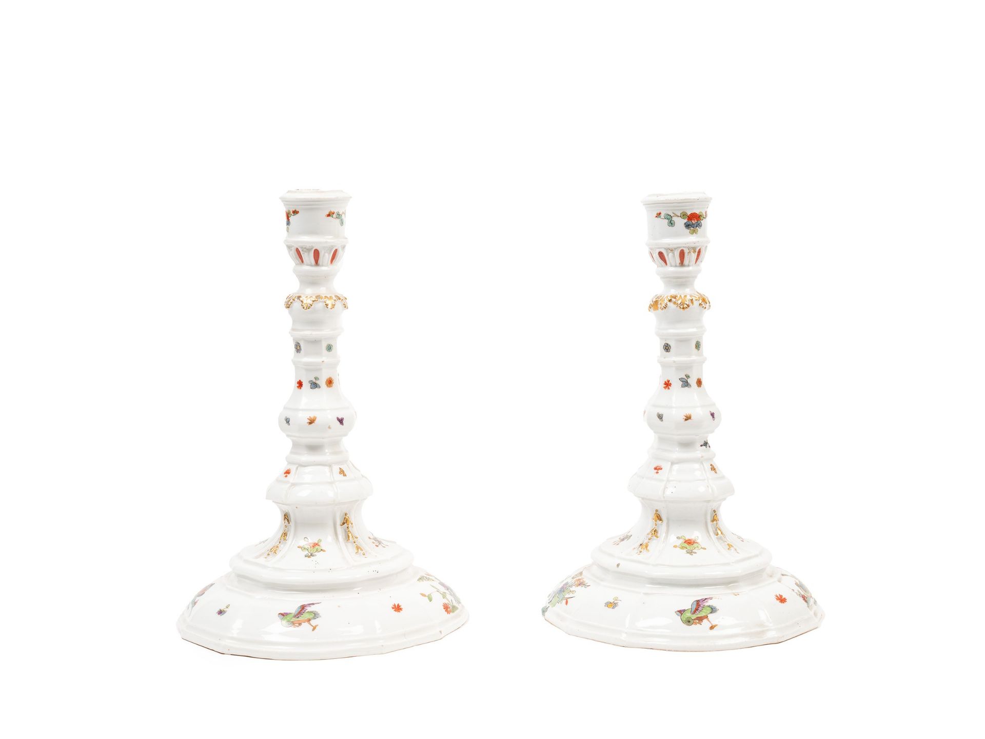 A PAIR OF MEISSEN CANDLESTICKS, 18th century - Bild 3 aus 4