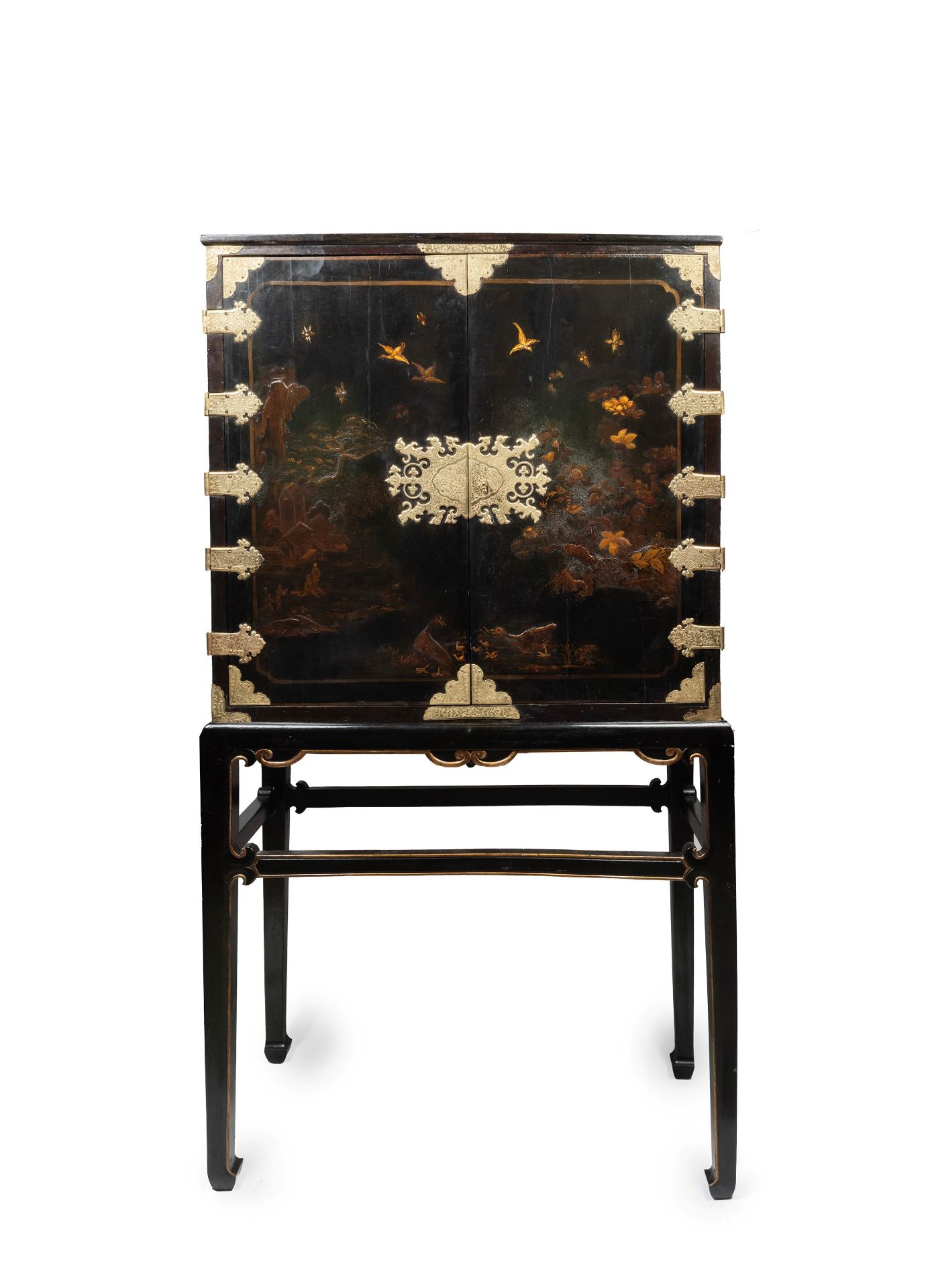 ORIENTAL-STYLE CABINET IN LACQUER AND GOLD, 18th century