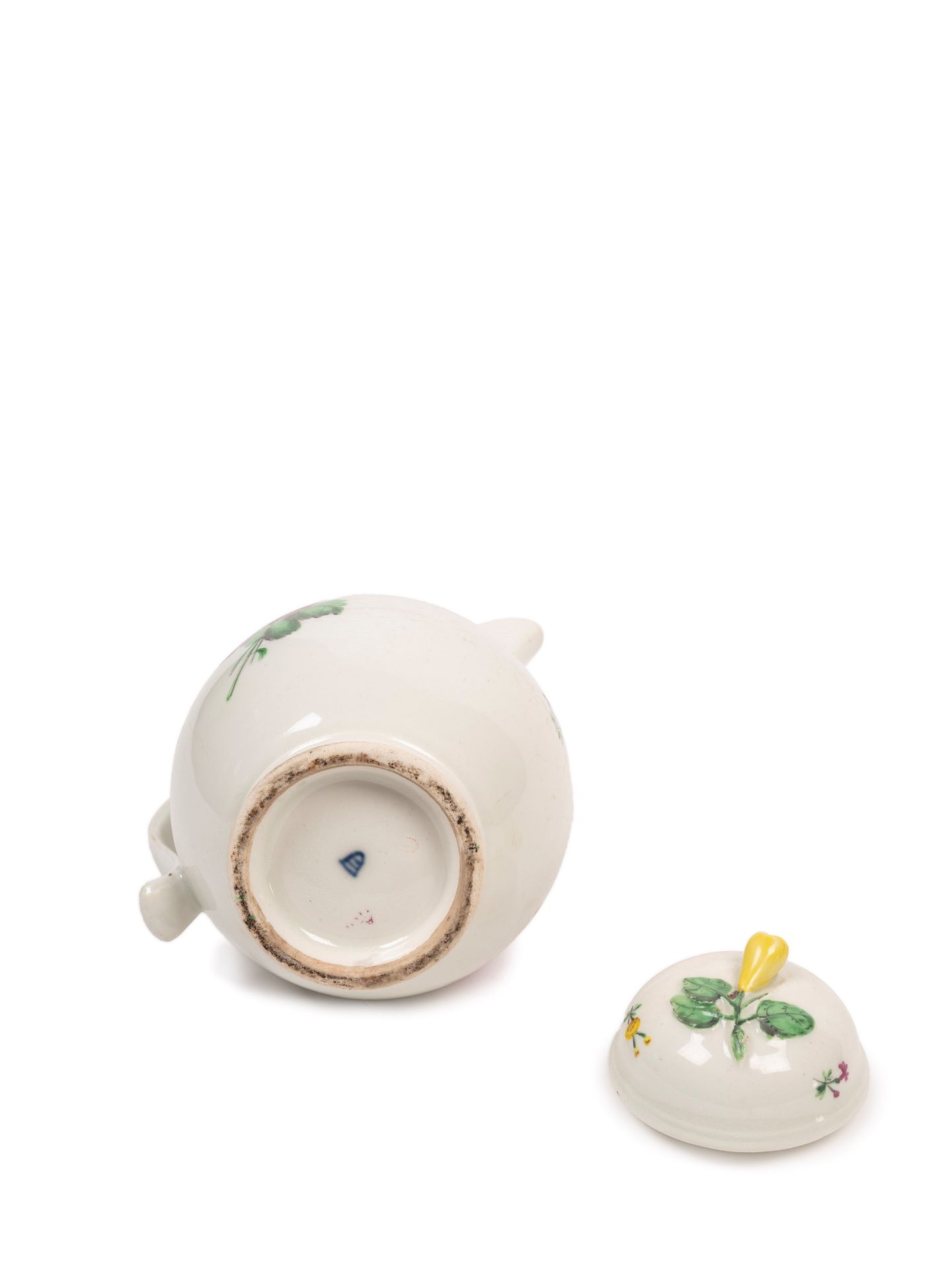 A PORCELAIN COFFEE POT, 18th / 19th century - Bild 3 aus 3