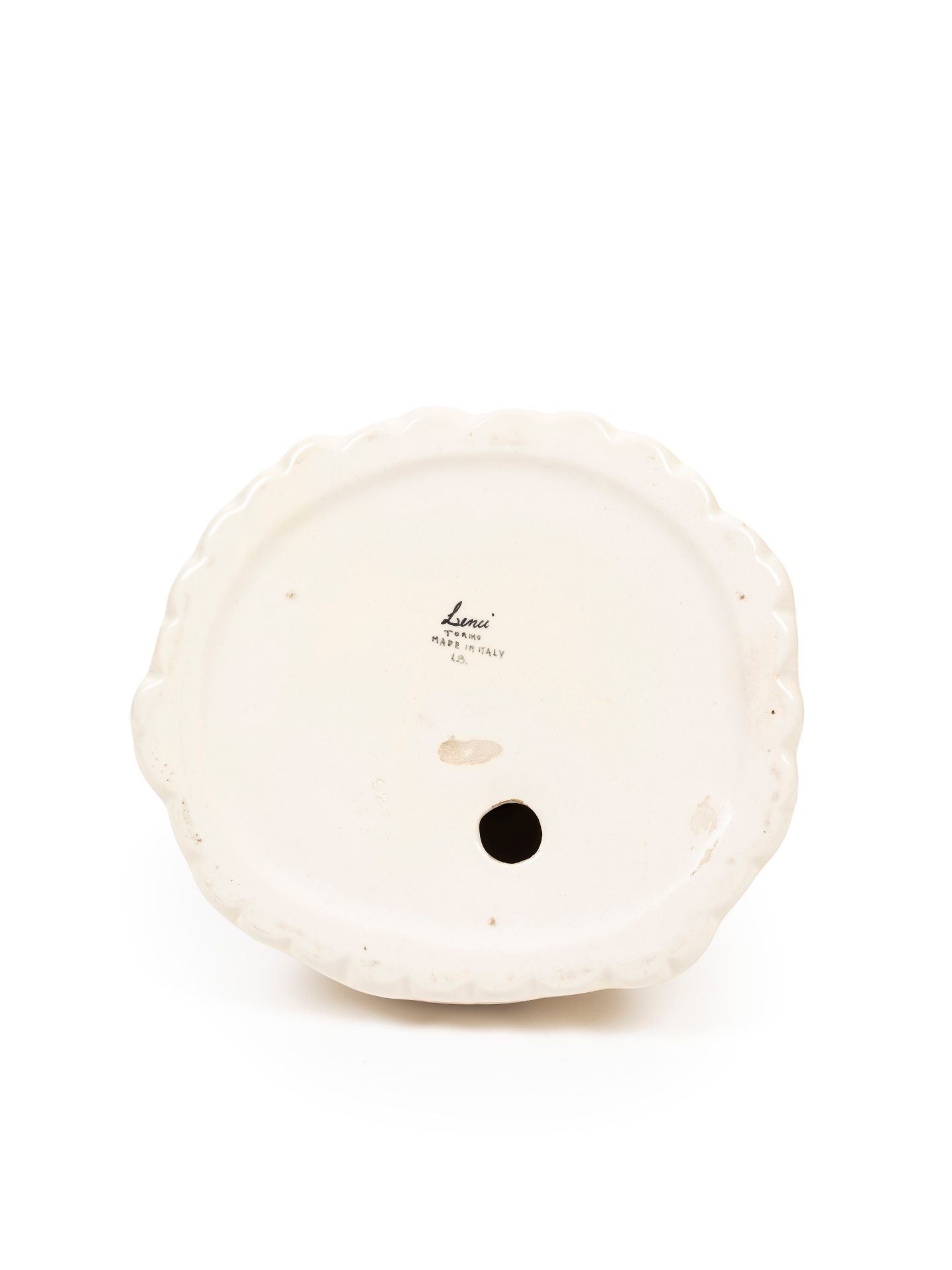 POLYCHROME EARTHENWARE SCULPTURE DEPICTING LADY WITH DOVES, Turin, 20th century - Bild 3 aus 3