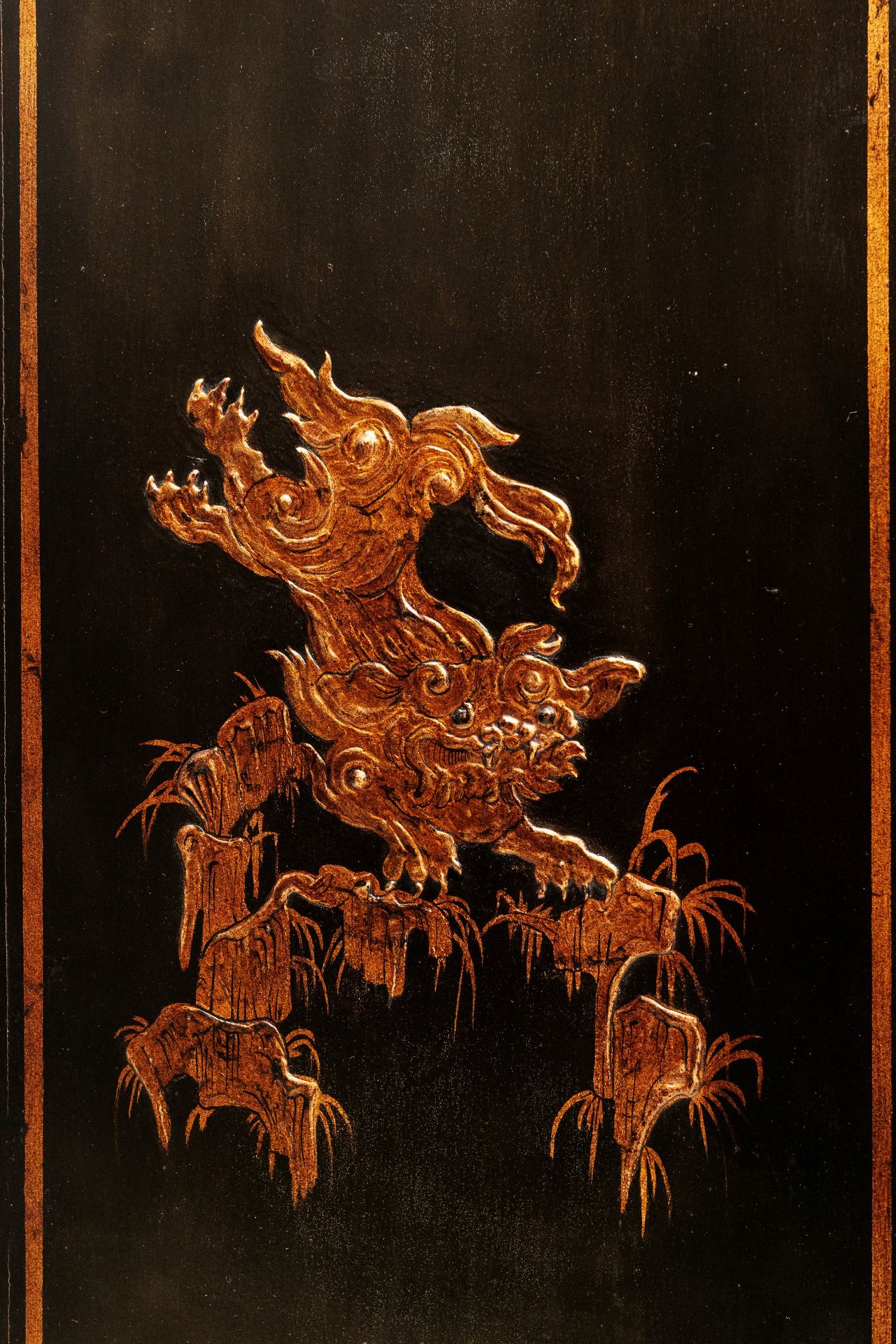ORIENTAL-STYLE CABINET IN LACQUER AND GOLD, 18th century - Bild 6 aus 6