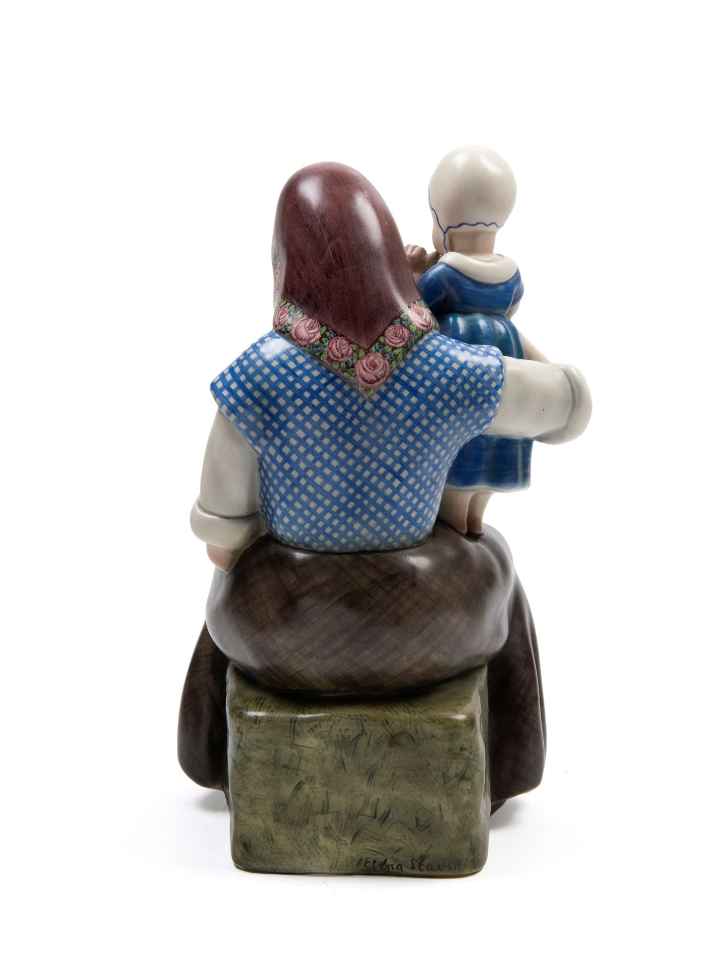 Polychrome earthenware sculpture depicting a girl with a doll, Turin, 20th century - Bild 2 aus 3