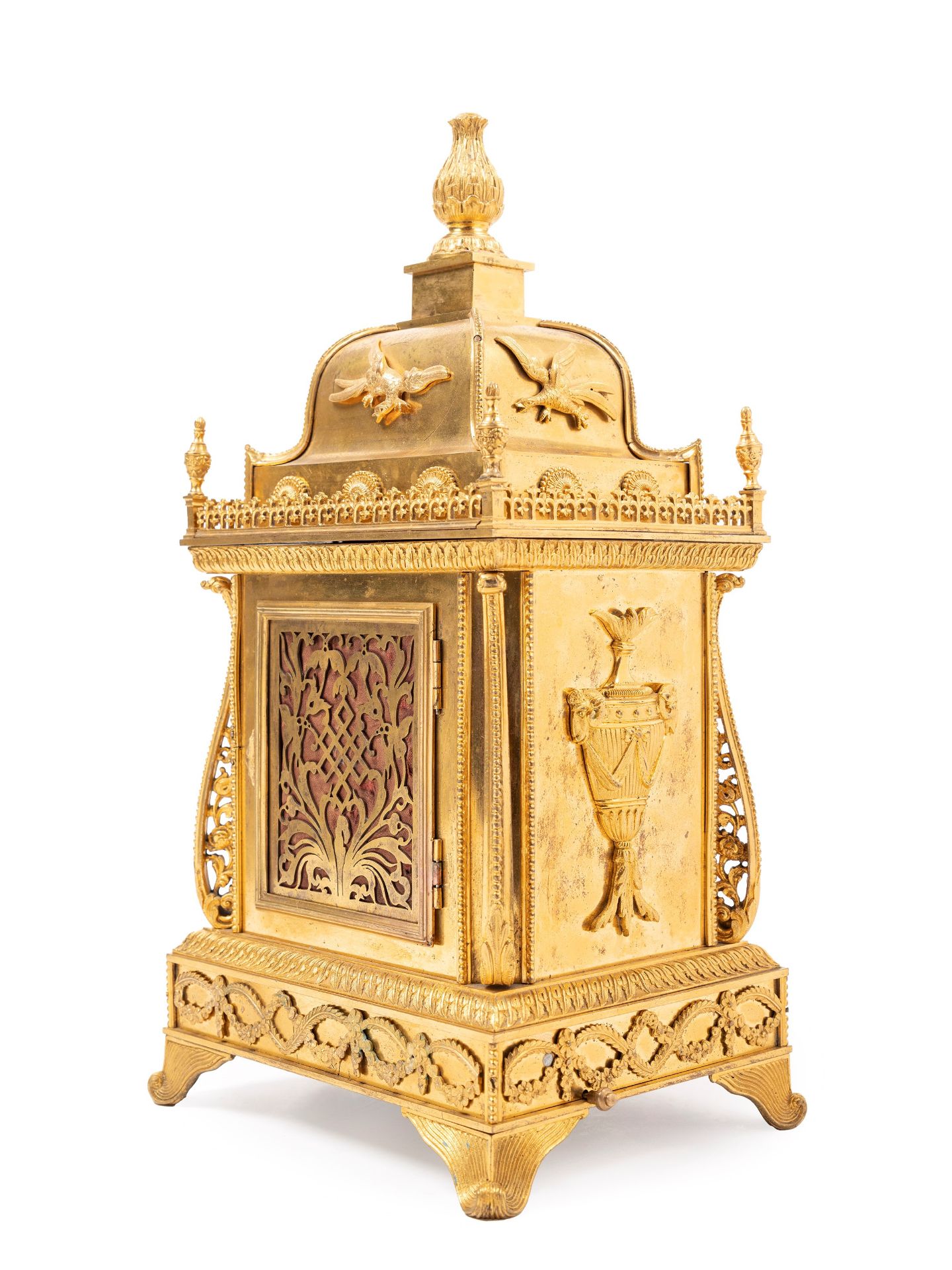 IMPORTANT CHINESE GILT-BRONZE CLOCK WITH ENAMEL PLAQUES, China, Guangzhou, late 18th / early 19th ce - Bild 5 aus 6