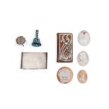 LOT COMPOSED OF EIGHT OBJECTS IN VARIOUS MATERIALS, 20th century