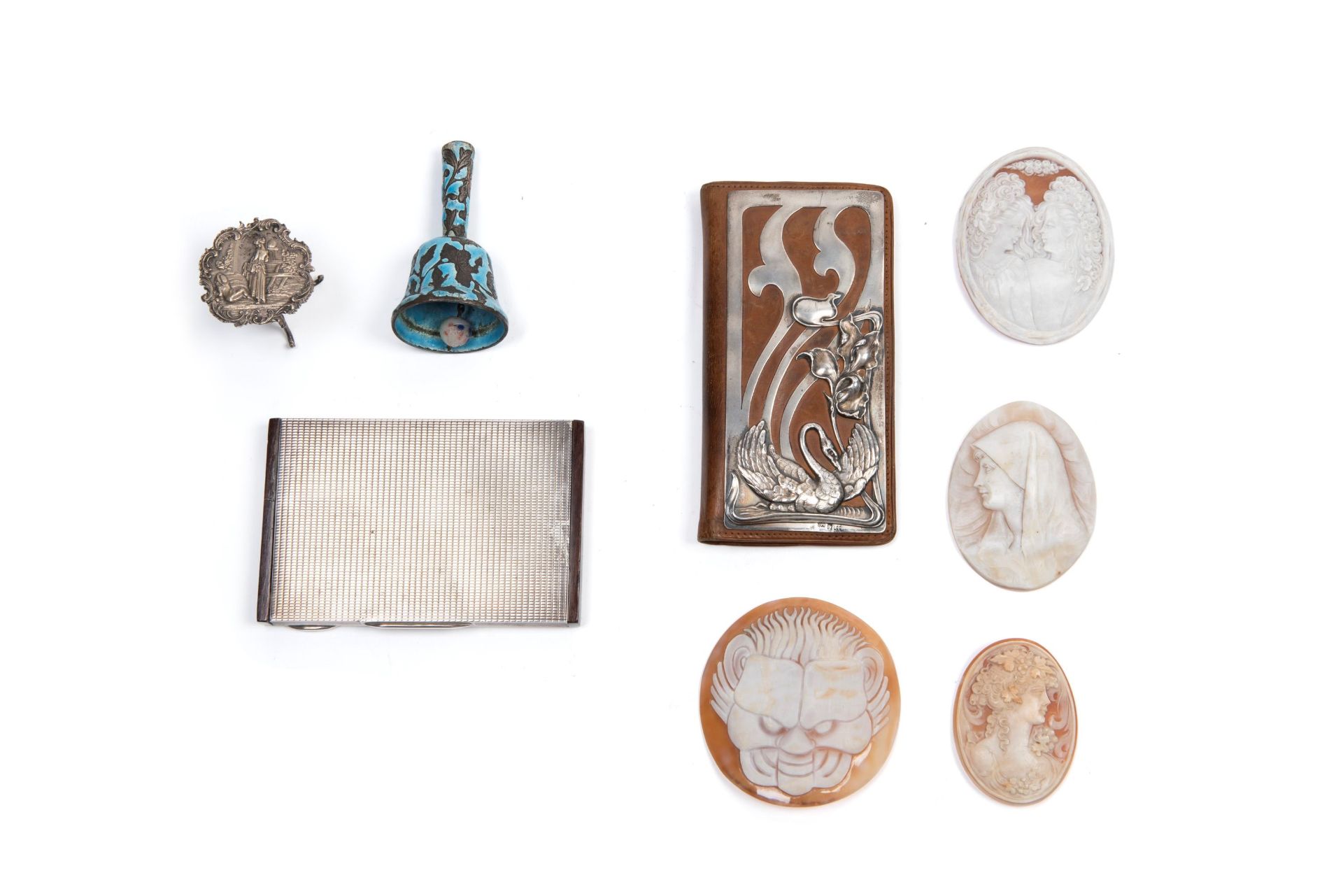 LOT COMPOSED OF EIGHT OBJECTS IN VARIOUS MATERIALS, 20th century