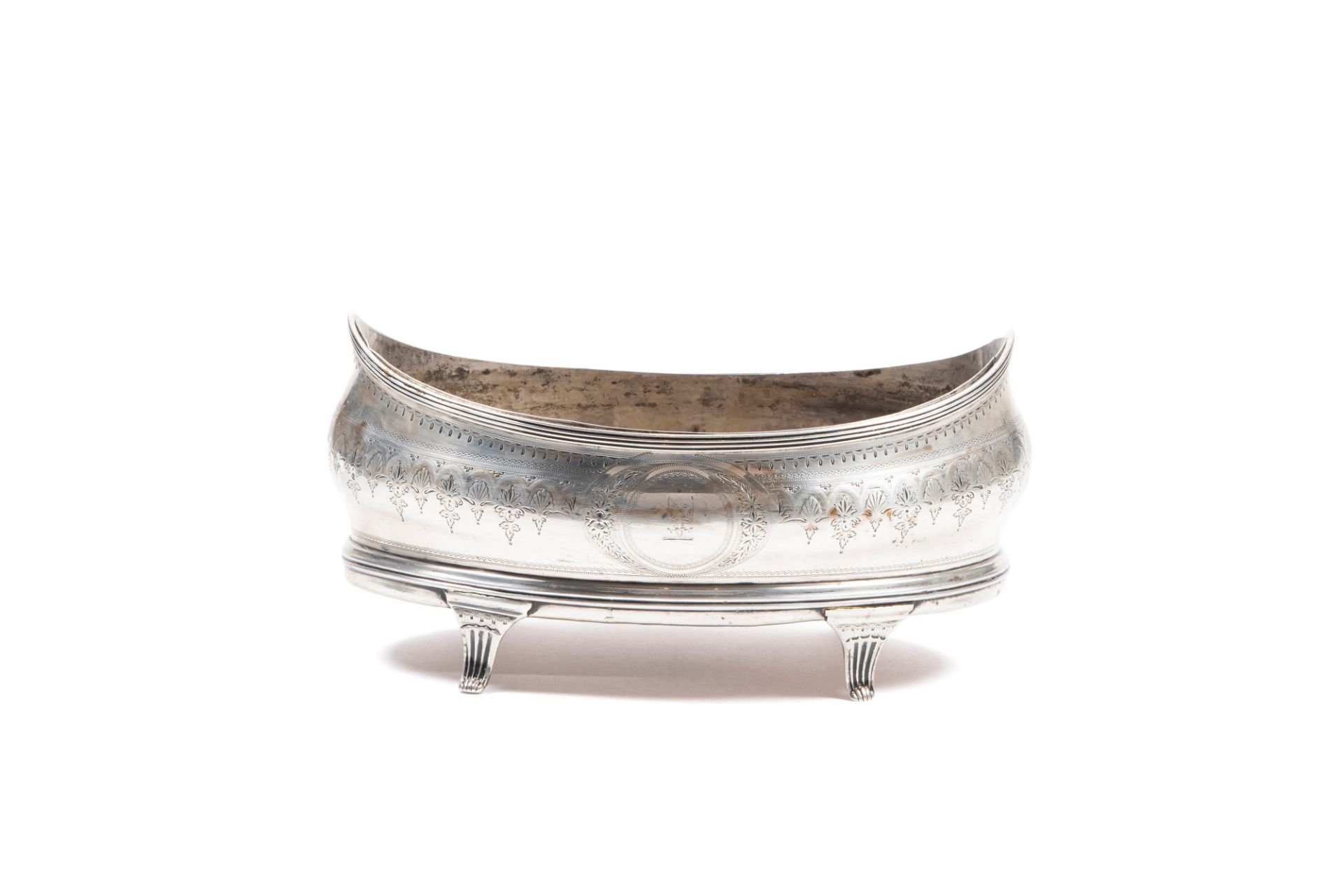 GEORGE III OVAL SILVER CENTERPIECE, London, 1800/1801