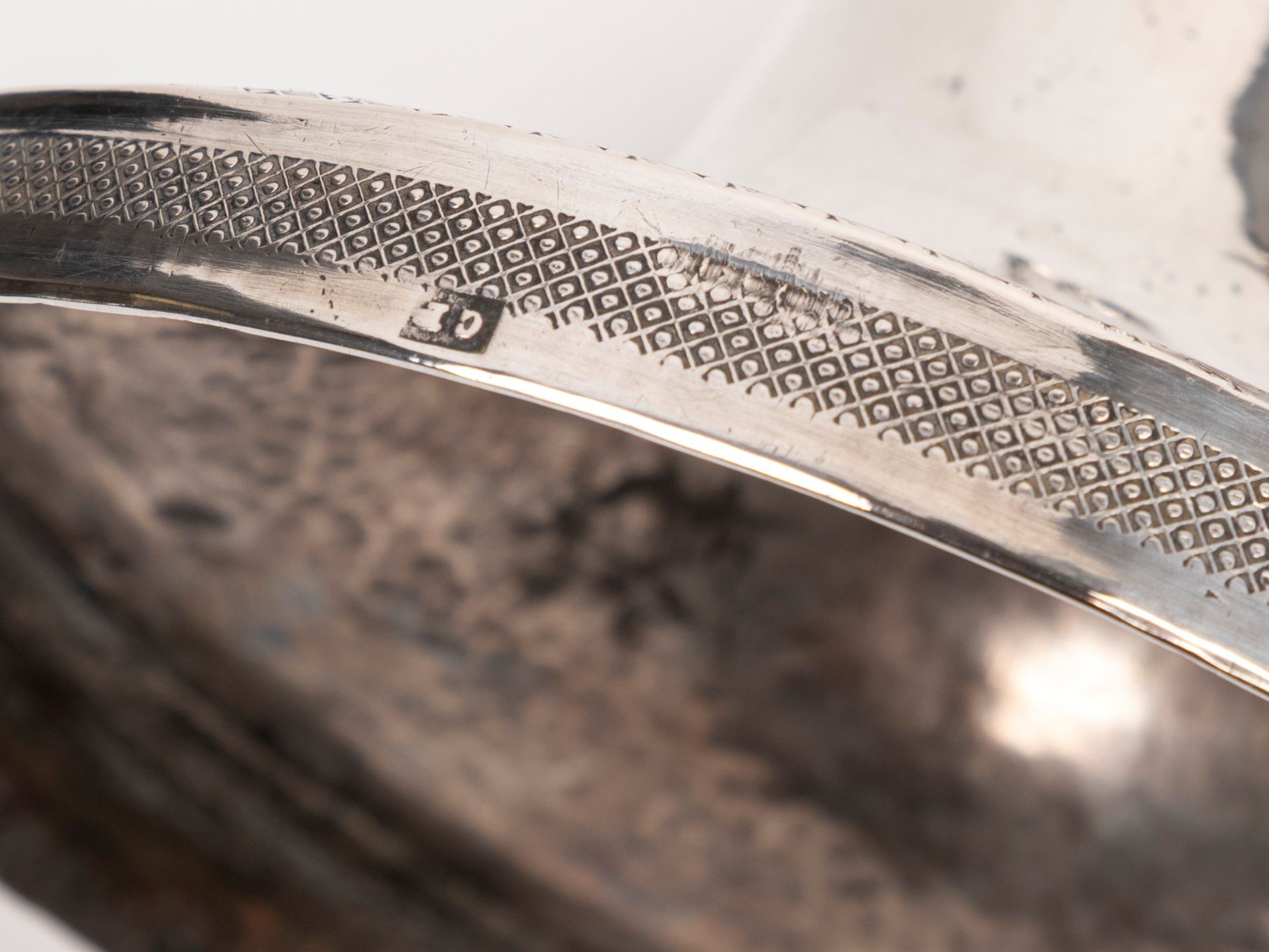 TWO CANDLESTICKS AND A SUGAR BOWL IN SILVER, Naples, early 19th century - Bild 2 aus 3