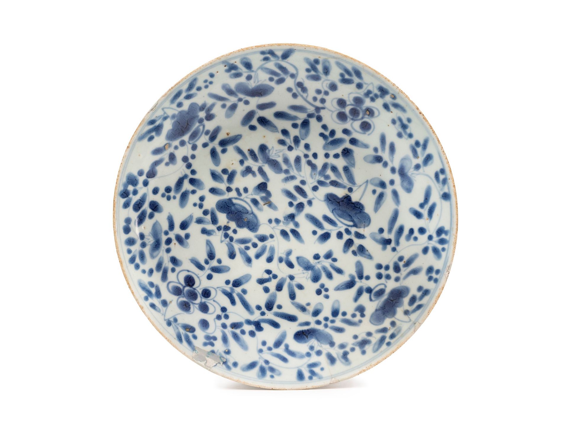 A BLUE AND WHITE PORCELAIN DISH, China, Qing dynasty, 18th century