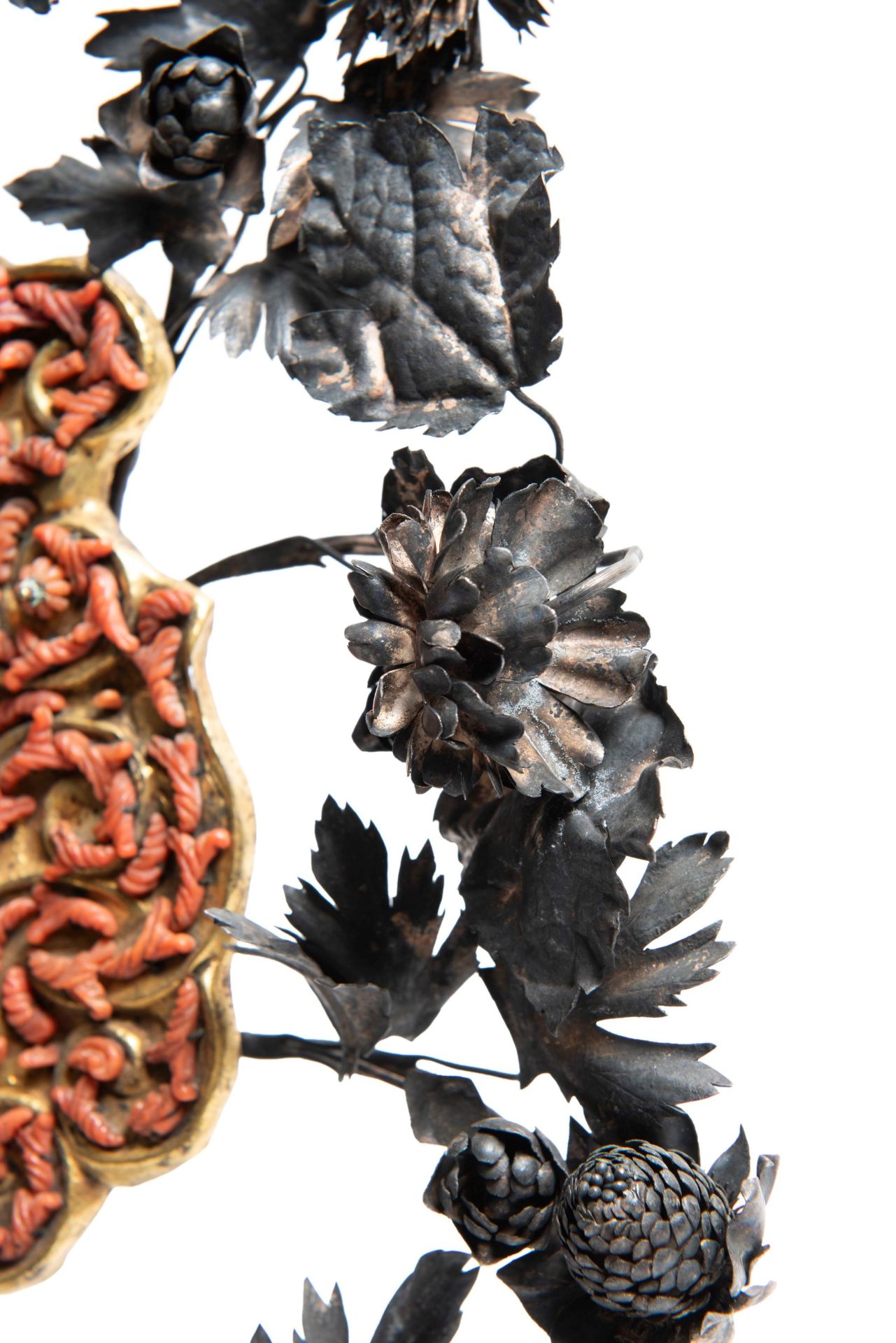 â˜¼A RELIQUARY IN CORAL, GILT COPPER, AND SILVER, Trapani, XVIII century - Bild 5 aus 5