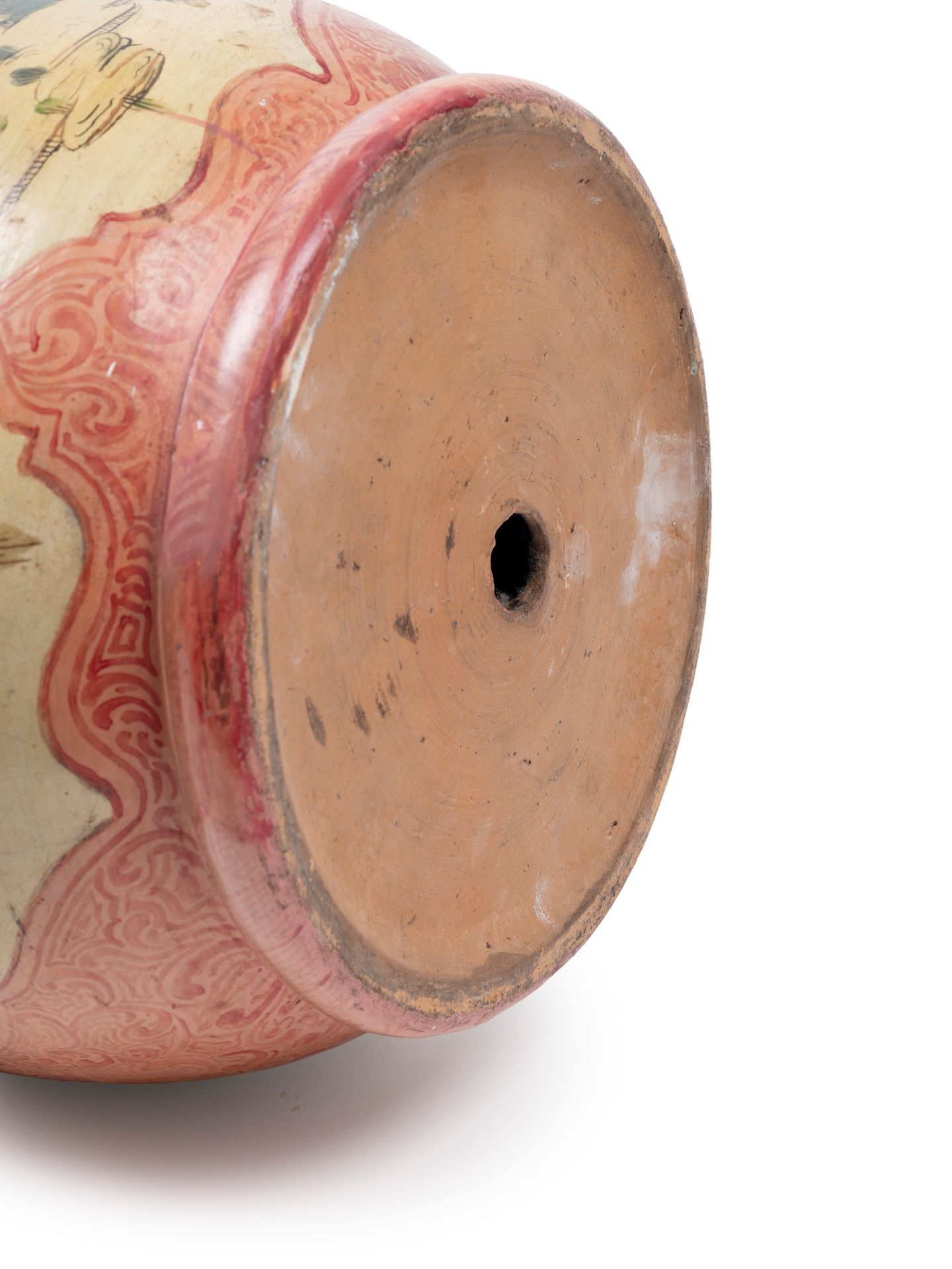 A PAIR OF LACQUERED TERRACOTTA VASES PAINTED IN CHINOISERIE, Piedmont, 18th century - Bild 3 aus 3