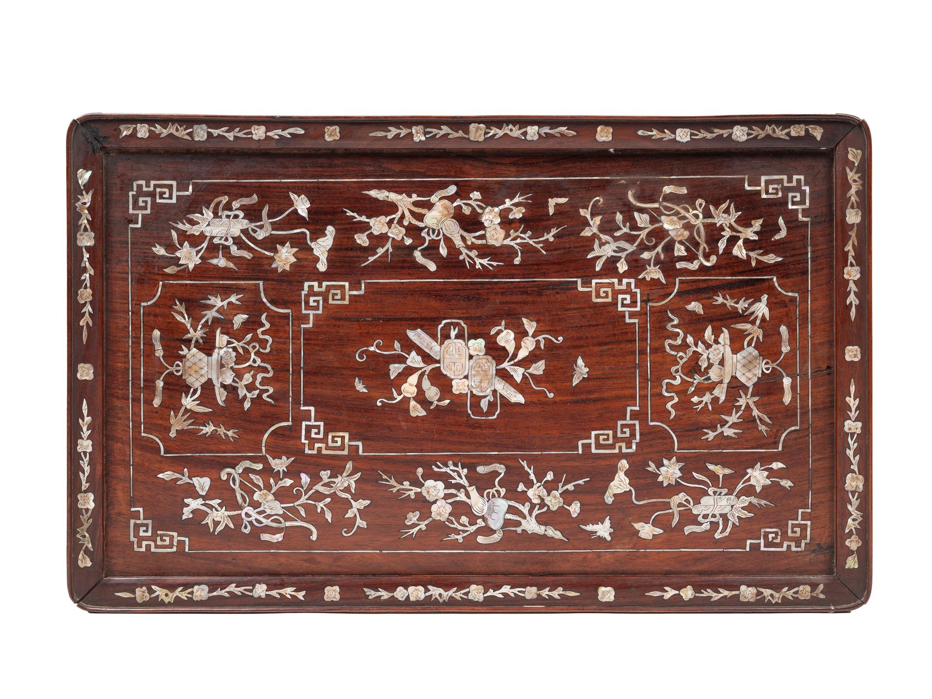 FINELY INLAID WOODEN PANEL IN MOTHER-OF-PEARL, China, Qing dynasty (1644-1911)