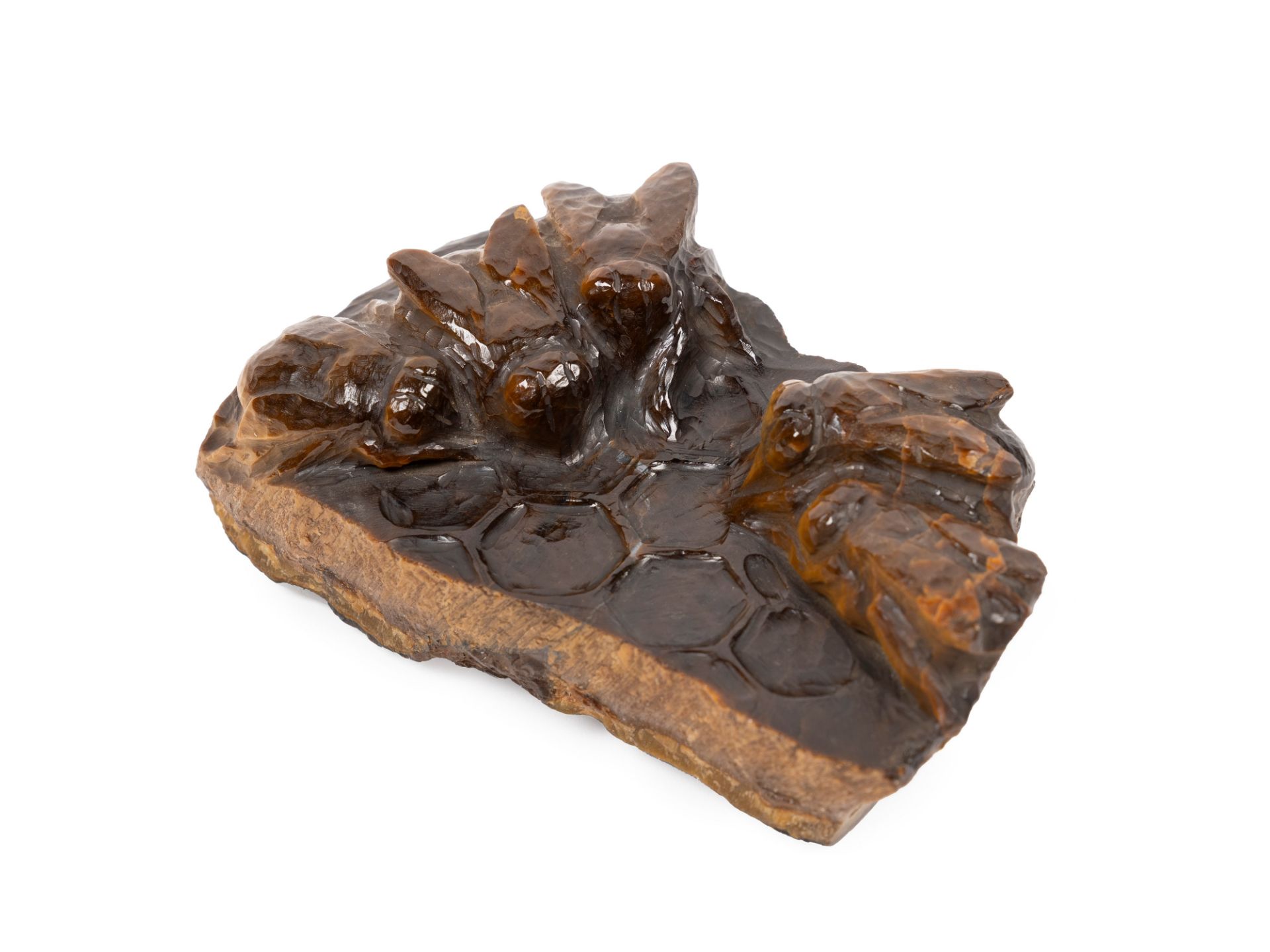 TIGERâ€™S EYE SCULPTURE DEPICTING BEES AND A BEEHIVE, Early 20th century - Bild 3 aus 3