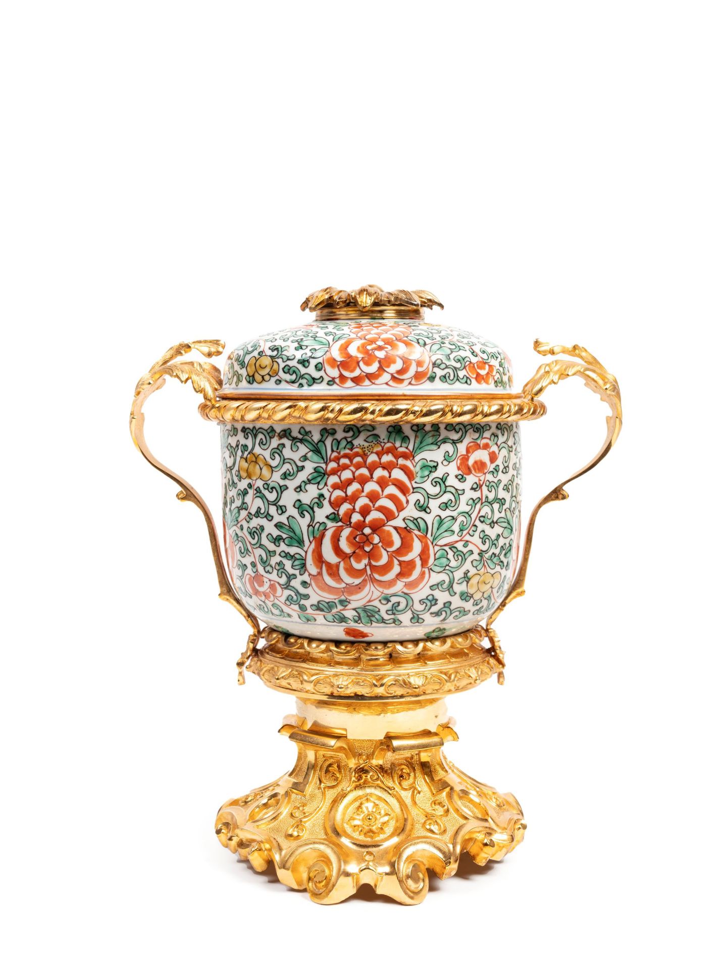 POLYCHROME PORCELAIN BOWL MOUNTED IN BRONZE, China, Qing dinasty (1644-1912)