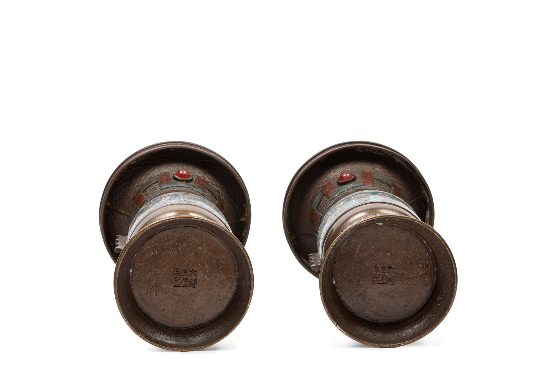 A PAIR OF BRONZE VASES, Japan, 20th century - Bild 5 aus 5