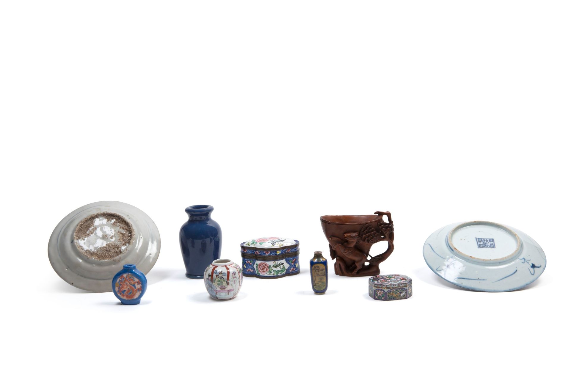 LOT COMPOSED OF NINE ORIENTAL OBJECTS IN VARIOUS MATERIALS, - Bild 2 aus 3